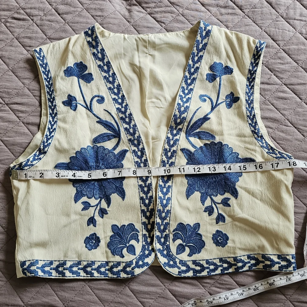 Commense Floral Boho‎ Poet Core Ethnic Embroidered Cream Blue Vest Top Sz M